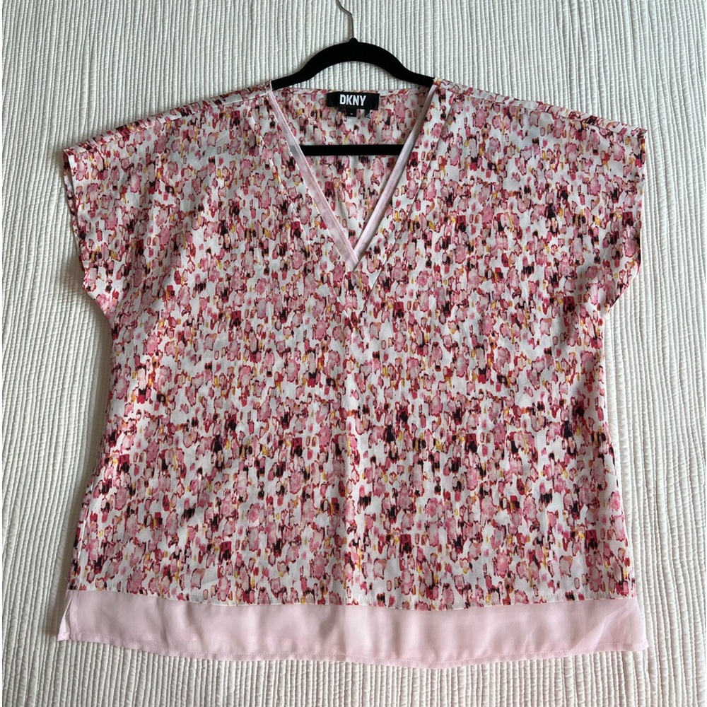 DKNY V-neck top M FINAL SALE